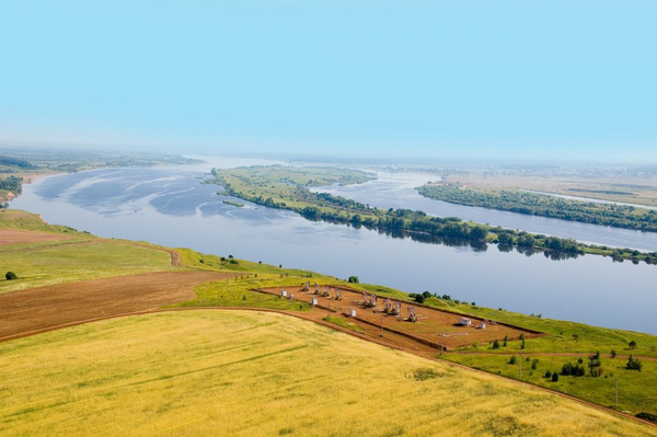 Вид на Берёзовку с другого берега Камы